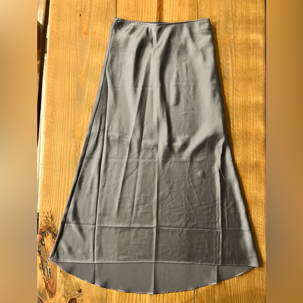 Never worn!!! Abercrombie & Fitch slate blue satin midi skirt women’s medium